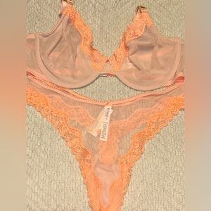 Tease Bra Set 38D / XL NWT